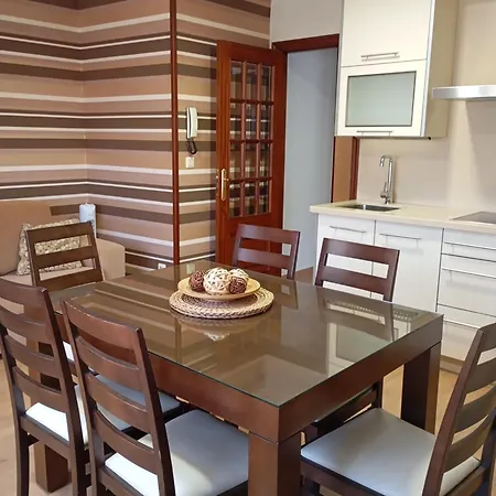 Apartament Dezamar *